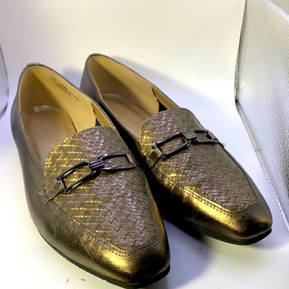 California Magdesians women’s loafers size 10.5